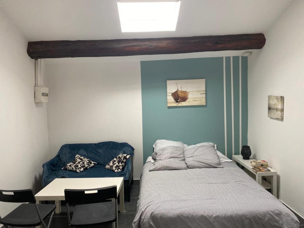 Studio meublé 5 mn de la gare 10 mn des plages Sète Extérieur photo